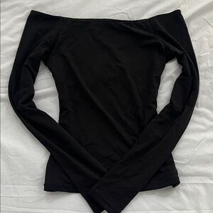 Chic Black Off-Shoulder Long Sleeve Top